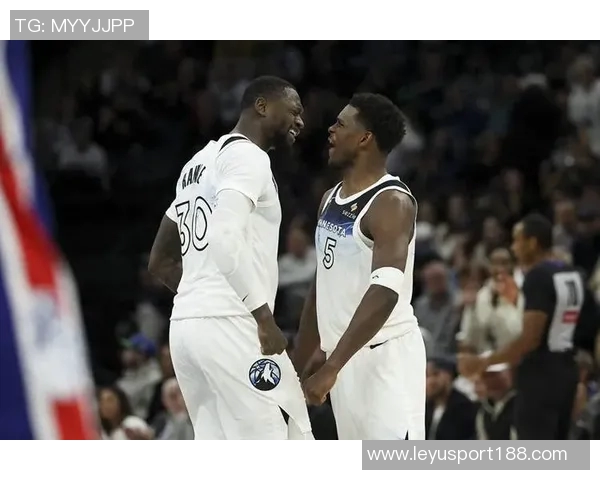 森林狼末节发力15-0逆转攻势里德与华子接连命中三分球