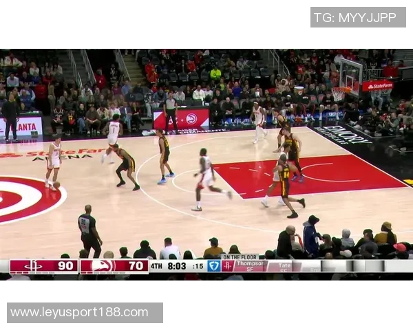 火箭训练营第4日精彩瞬间KD与谢泼德击掌卡佩拉与亚当斯温馨相拥