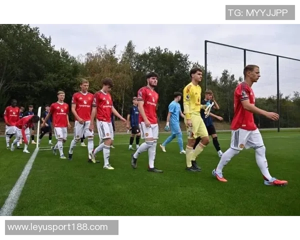 拉爵批评曼联青训设施不足强调问题在于基础设施而非球员能力