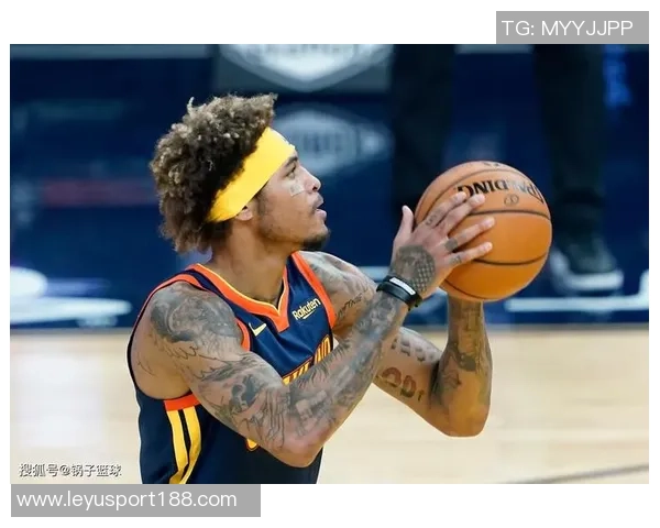 奥索伊戈达罗称赞布克易于相处并能有效执行教练战术